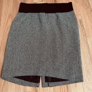 Liz Lange Black and White Herringbone print maternity skirt, size XS